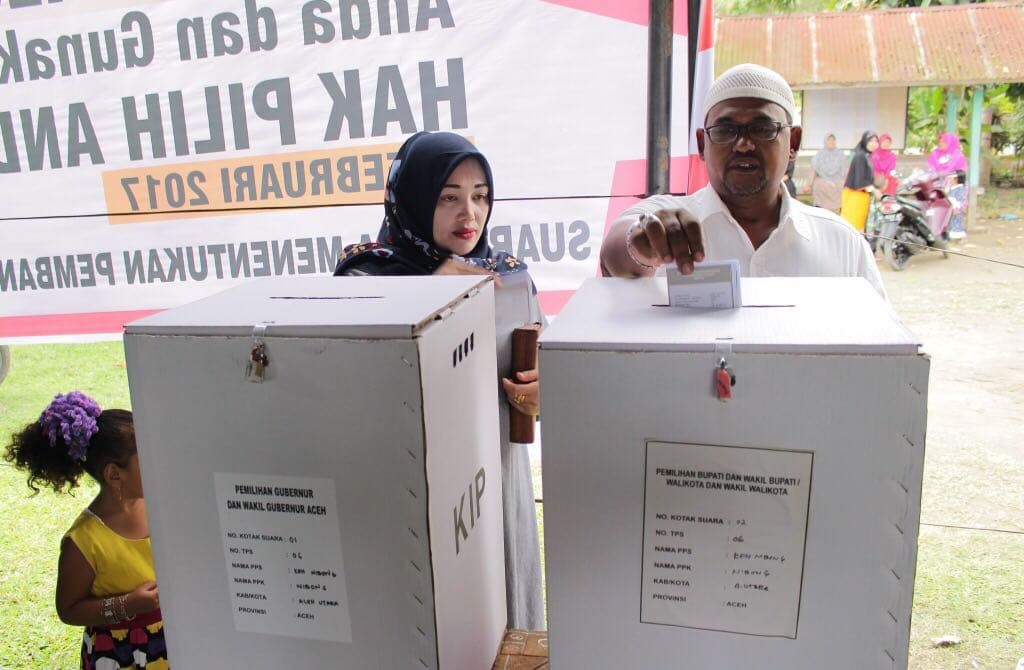 Cek Mad coblos di TPS 23 Paloh Gadeng, Sidom Peng di TPS 6 Keh Nibong