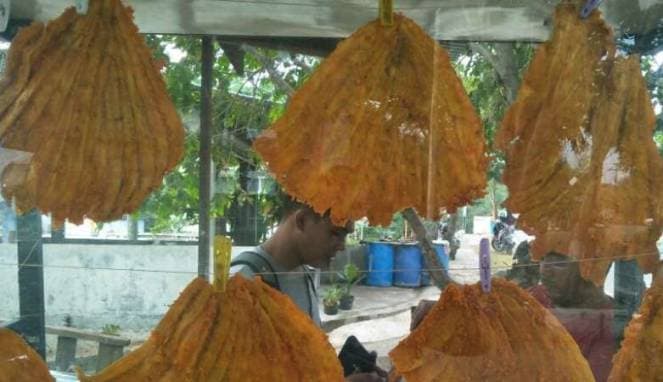 Gurihnya pisang kipas super besar, yang lagi hit di Banda Aceh