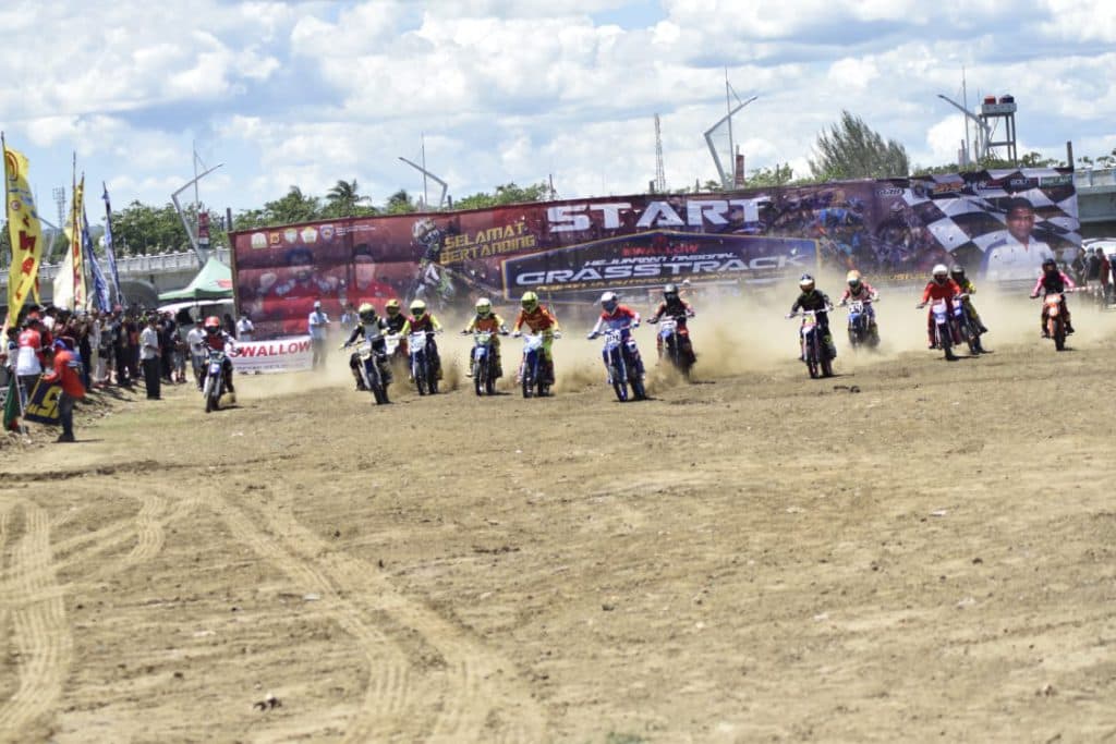 Jelang Final, kejuaran Grasstrack di Lamnyong semakin menantang