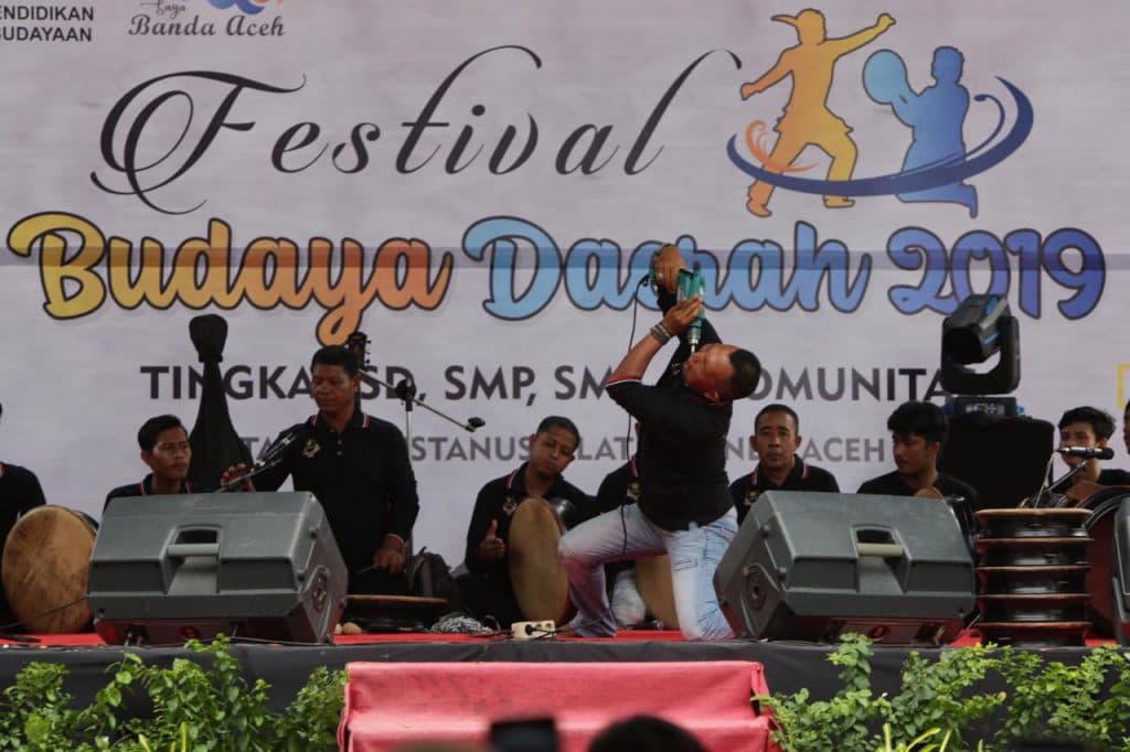 Buka Festival Budaya Daerah 2019, Aminullah Ikut Atraksi Debus