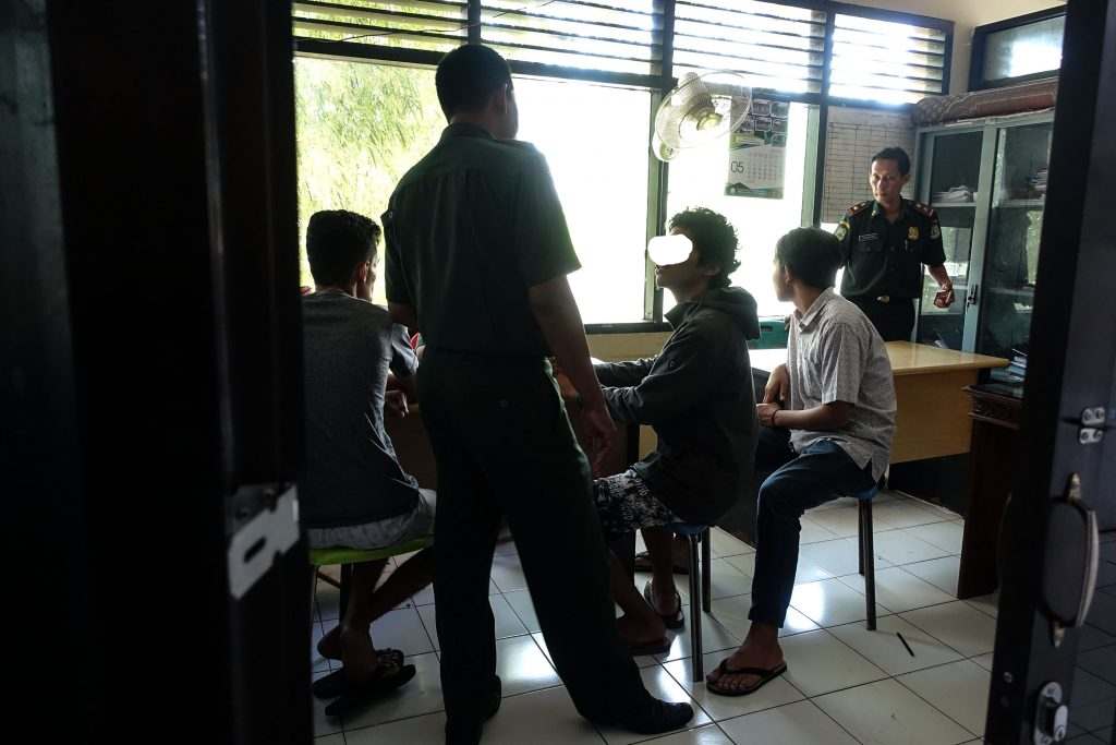 Pedagang Nasi di Neusu Terciduk WH Buka Siang Hari