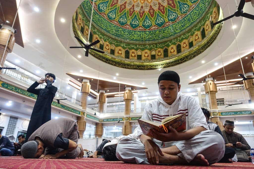 Ibadah di 10 Hari Terakhir Ramadhan, Pahala Setara Satu Abad