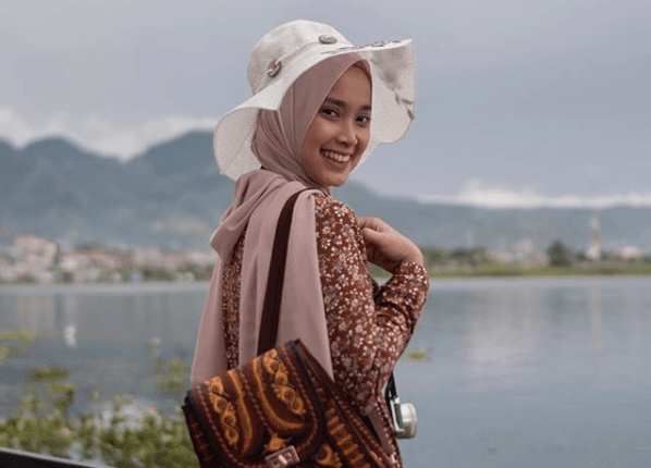 Tips Milih Pakaian Lebaran ala Puteri Muslimah Indonesia asal Aceh