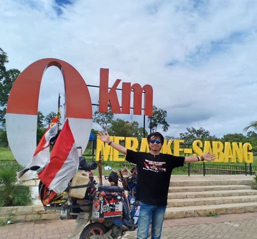 Dari Aceh, Rahmatullah Touring Dengan Sepeda Motor Hingga Papua