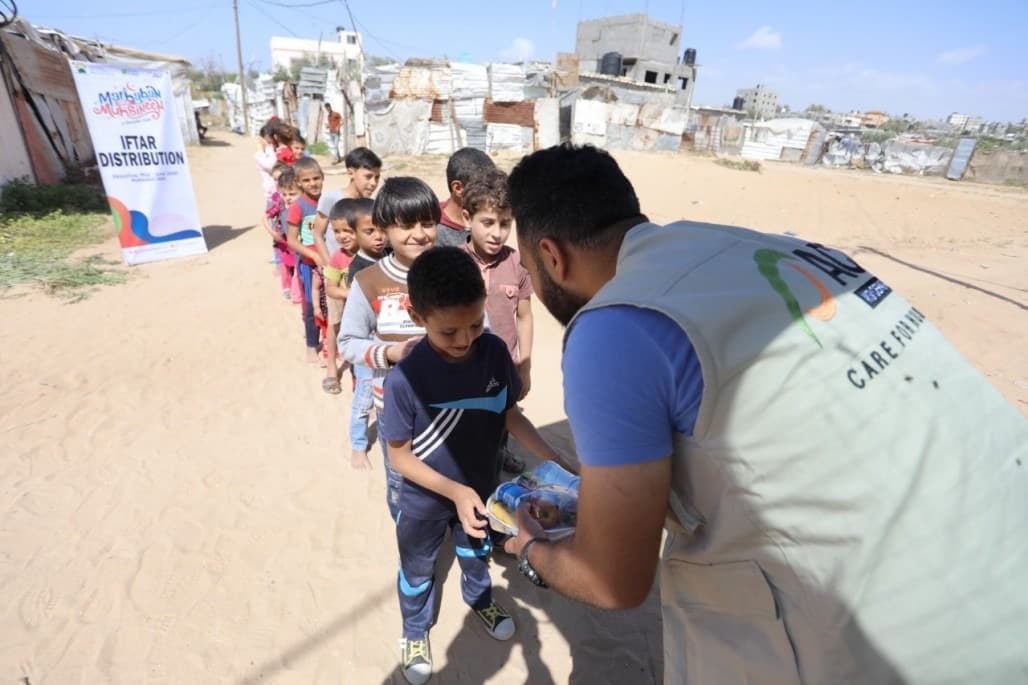 ACT Bagikan 500 Paket Berbuka Puasa untuk Palestina