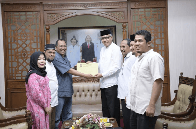 Plt Gubernur Terima Dokumen Calon Anggota DPRA Terpilih dari KIP