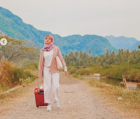 Potret Awkarin Saat Menggunakan Hijab di Aceh