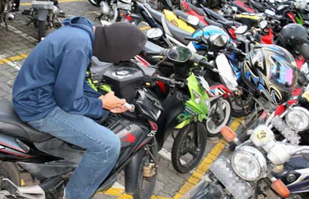 Maling Sikat Dua Sepmor Milik Jemaah Masjid di Subulussalam