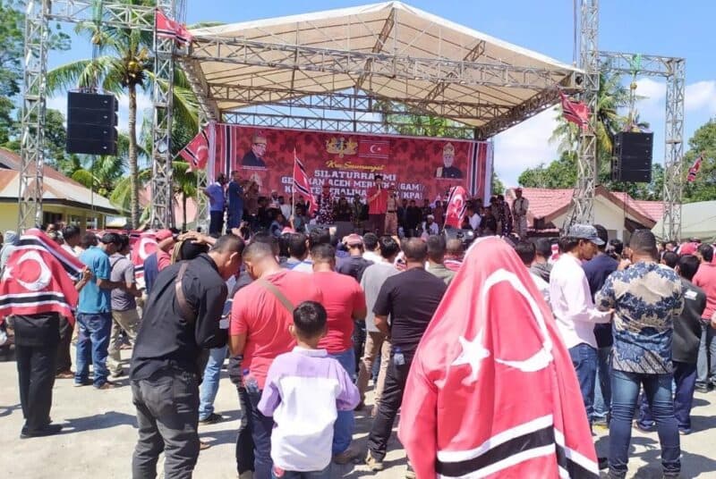 Ribuan Eks GAM Kibarkan Bendera Bulan Bintang