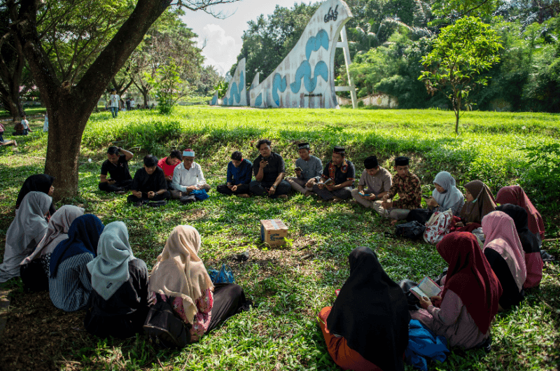 FOTO: Peringatan 15 Tahun Tsunami di Kuburan Massal Siron