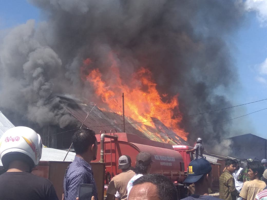 Kebakaran Hanguskan Belasan Rumah di Aceh Singkil