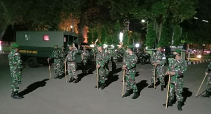 TNI dan Polri di Banda Aceh Diturunkan, Awasi Warga yang Masih Keluyuran Malam