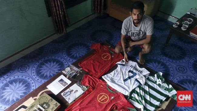 Martunis Lelang Jersey Ronaldo demi Korban Virus Corona