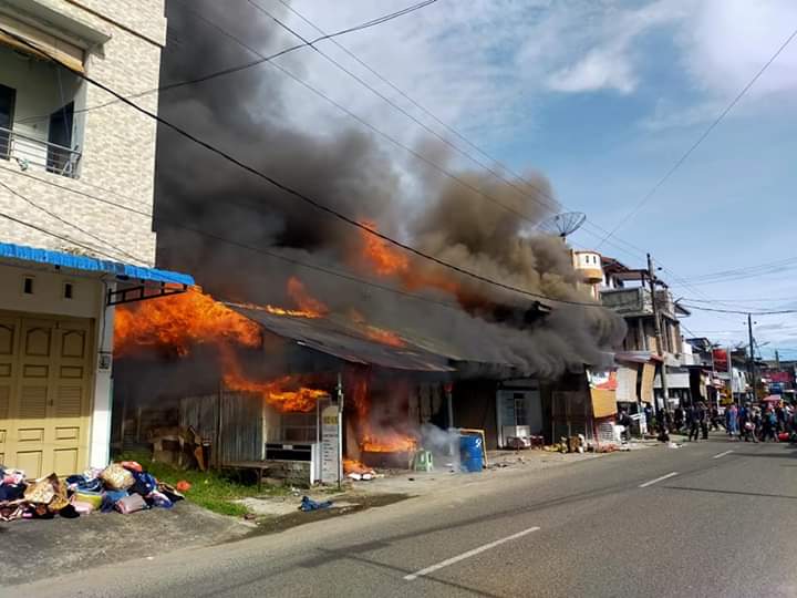 Lima Ruko di Jalan At-Taqwa Abdya Terbakar