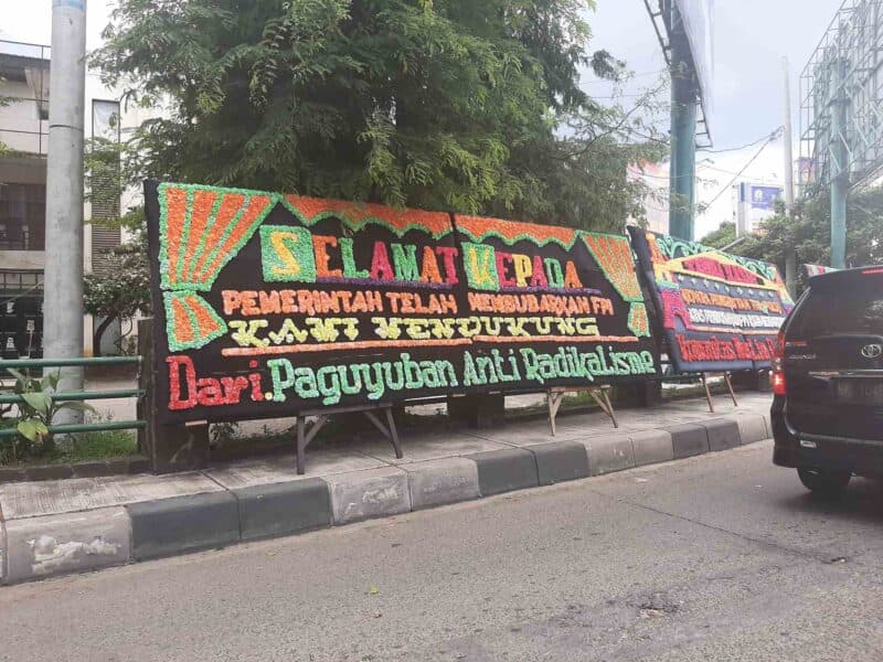 Karangan Bunga Dukungan FPI Dibubarkan Terpasang di Banda Aceh