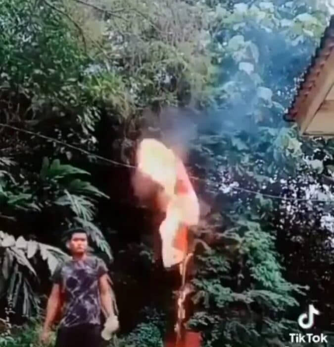 Polisi Selidiki Warga Aceh Bakar Bendera Merah Putih di Malaysia