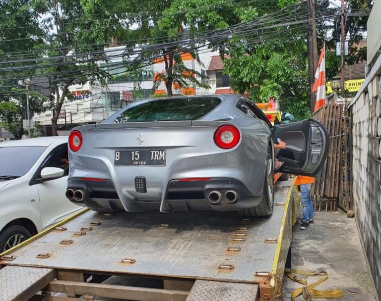 Kejagung Pindahkan Ferrari Barang Bukti Kasus Asabri