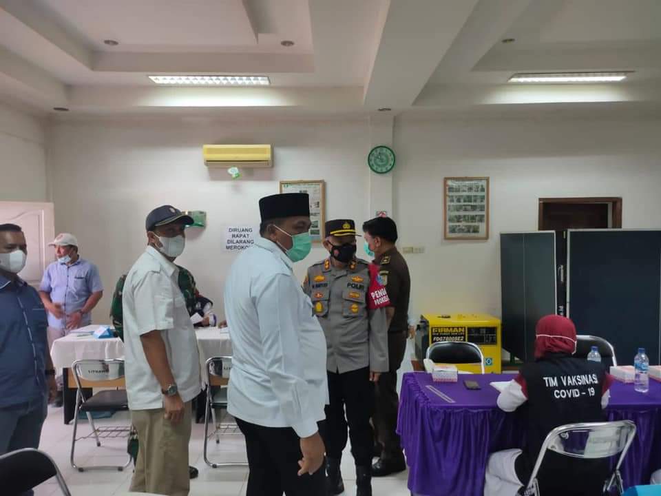 Pemkab Aceh Singkil Gelar Vaksinasi Massal di PT Nafasindo