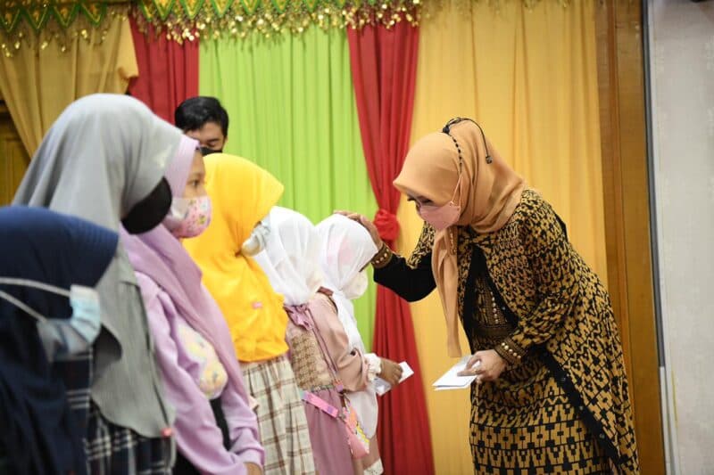 PKK Aceh Santuni Puluhan Anak Yatim dan Piatu