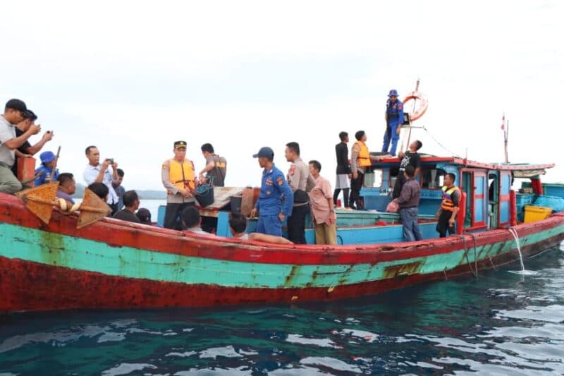Tiga Kapal Pengebom Ikan dari Sumut Ditangkap di Simeulue