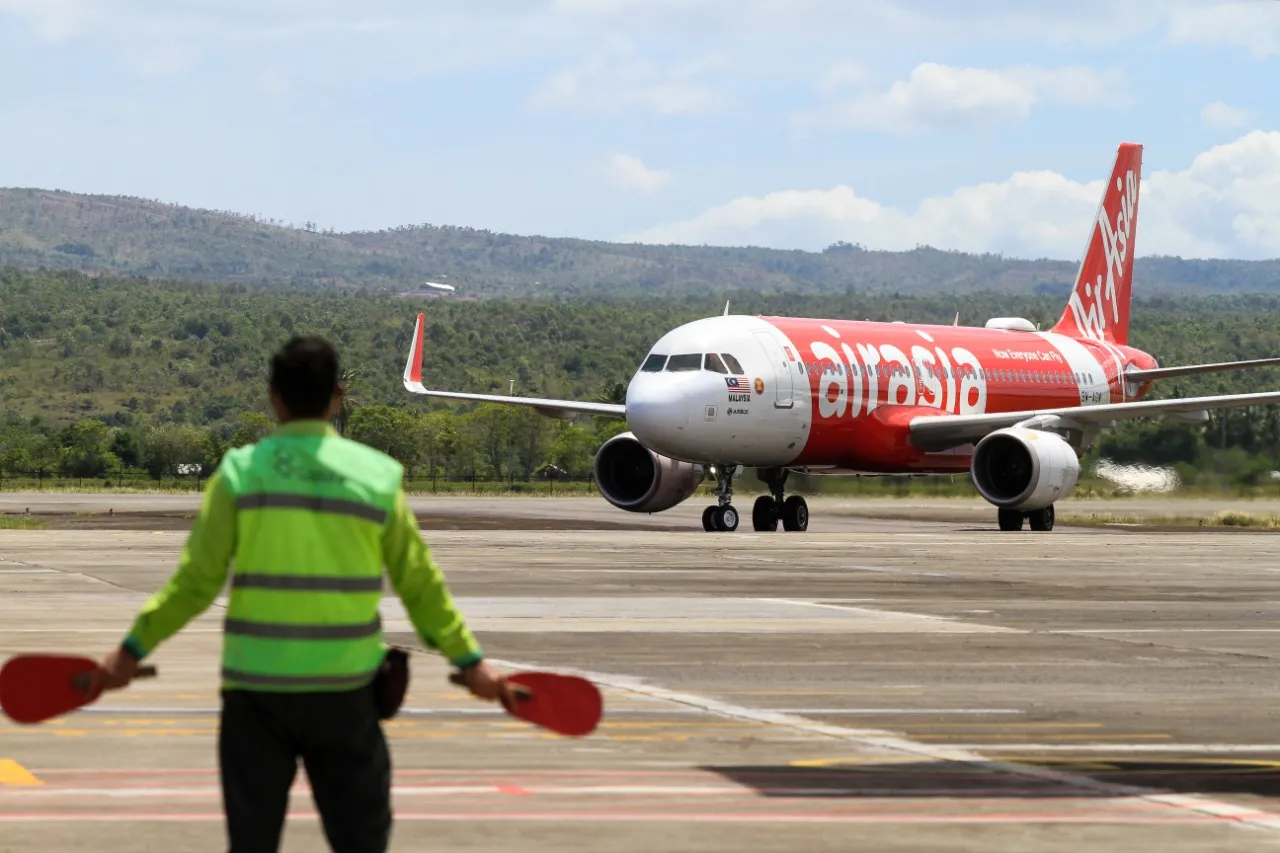 Maskapai AirAsia Rute Kuala Lumpur-Banda Aceh Mendarat di Bandara SIM