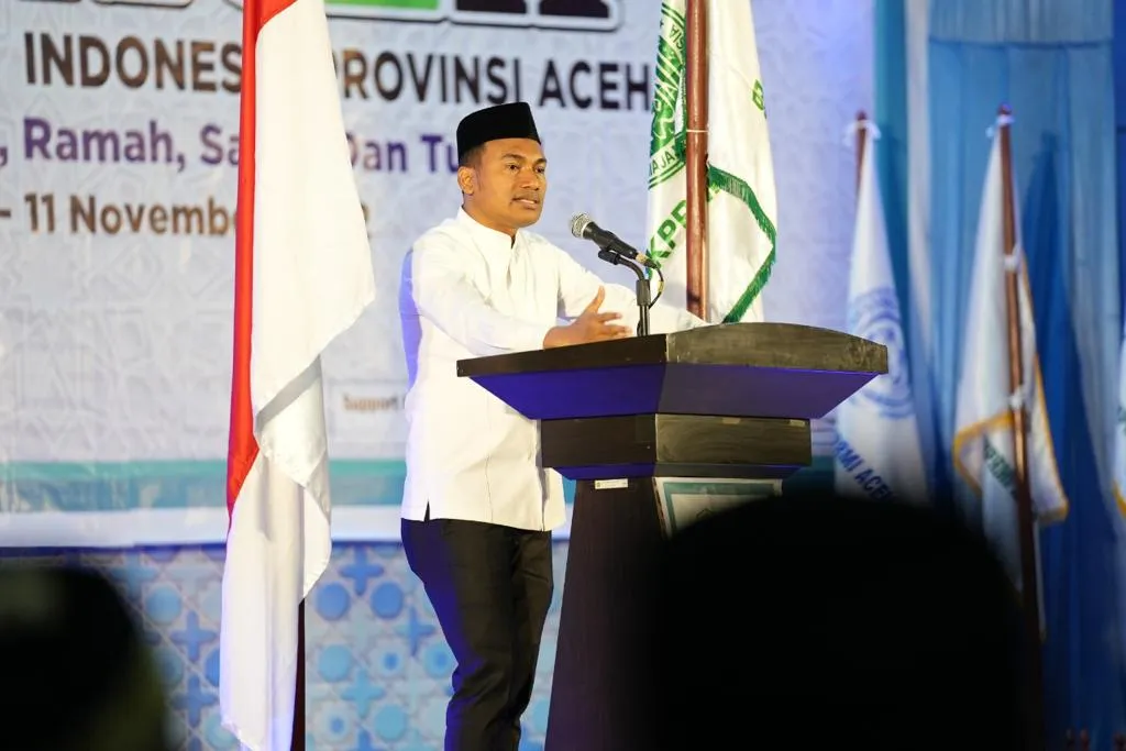 Wakil Ketua DPRA Baca Alquran Saat Pembukaan FASI Aceh 2022