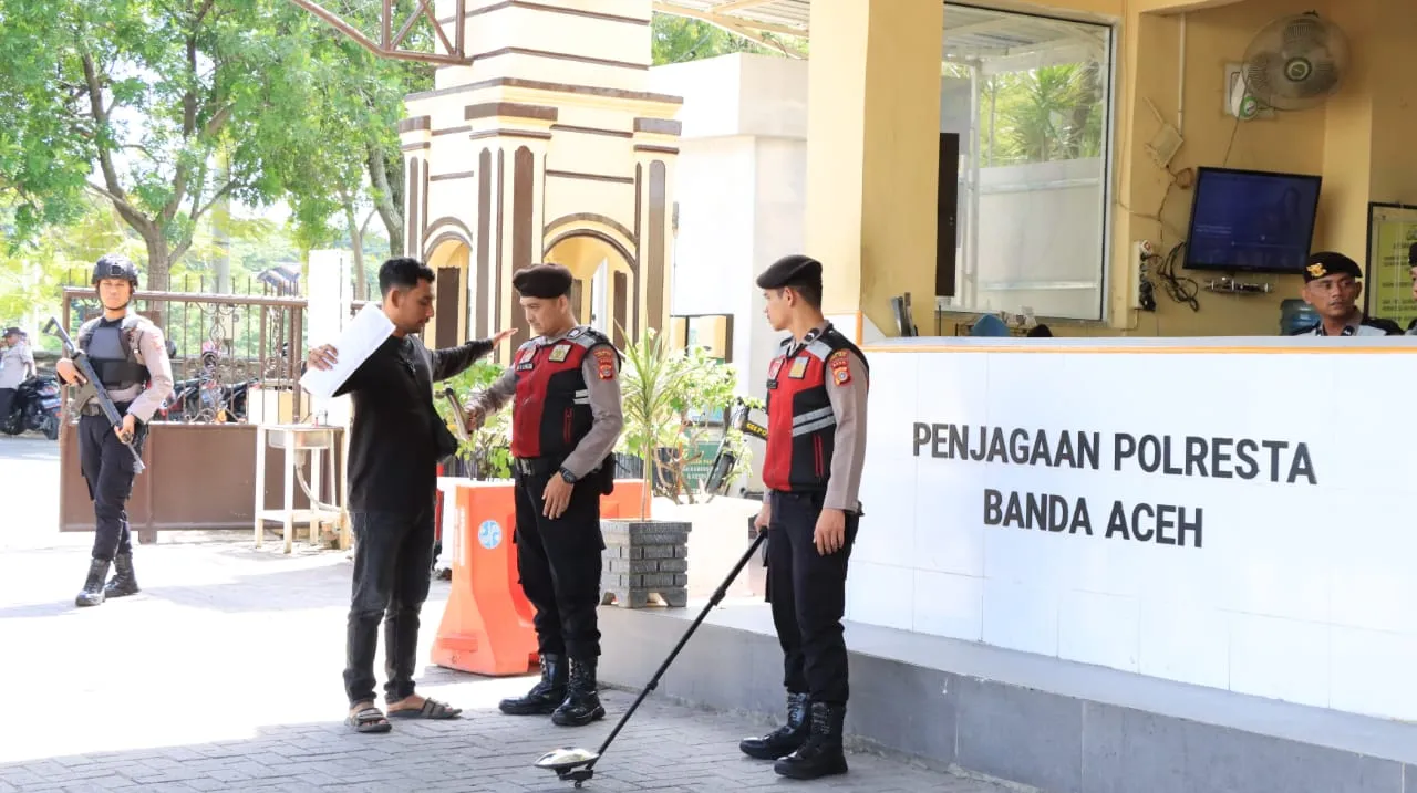 Antisipasi Teror, Pintu Masuk Kantor Polisi di Banda Aceh Diperketat
