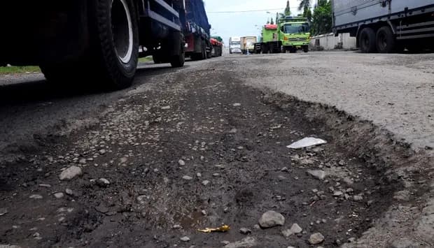Pemerintah Aceh Didesak Perbaiki Jalan Rusak Dikawasan Ulee Kareng