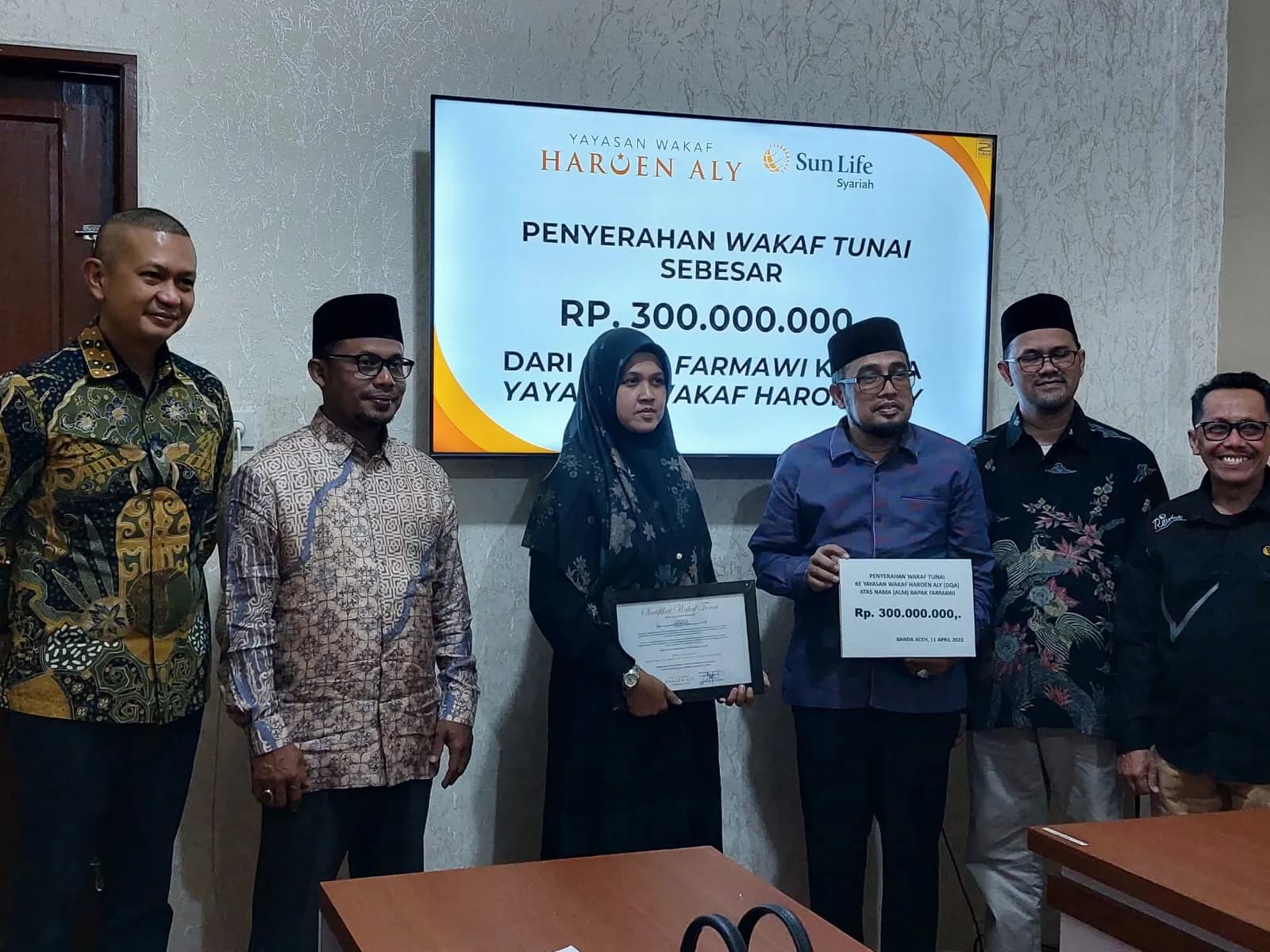 Sun Life Indonesia Salurkan Dana Wakaf Pertama di Aceh