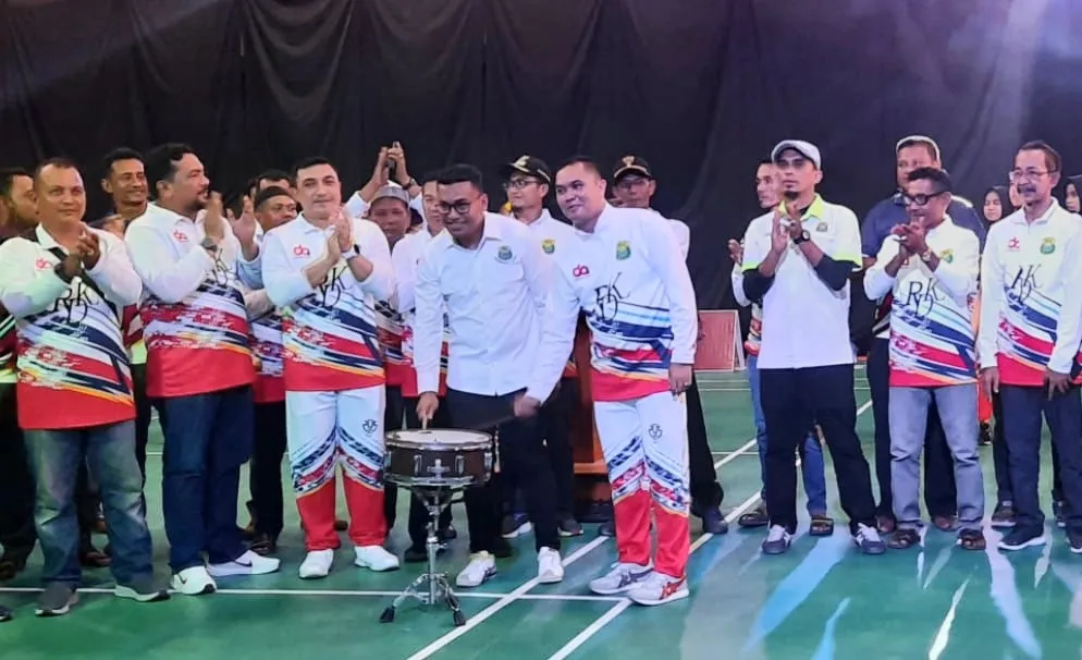 Safaruddin Resmi Buka Open Tournament Bulutangkis : Yang Lain Berjanji Kita Membuktikan
