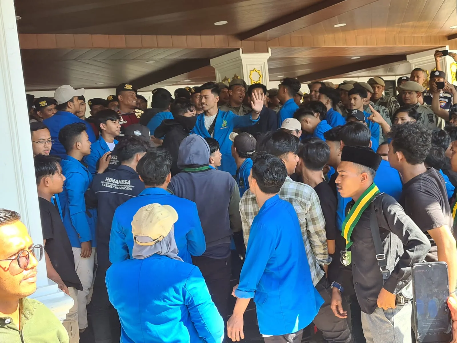 Mahasiswa Desak DPR Aceh Surati Jokowi Cabut SK Pj Gubernur Achmad Marzuki