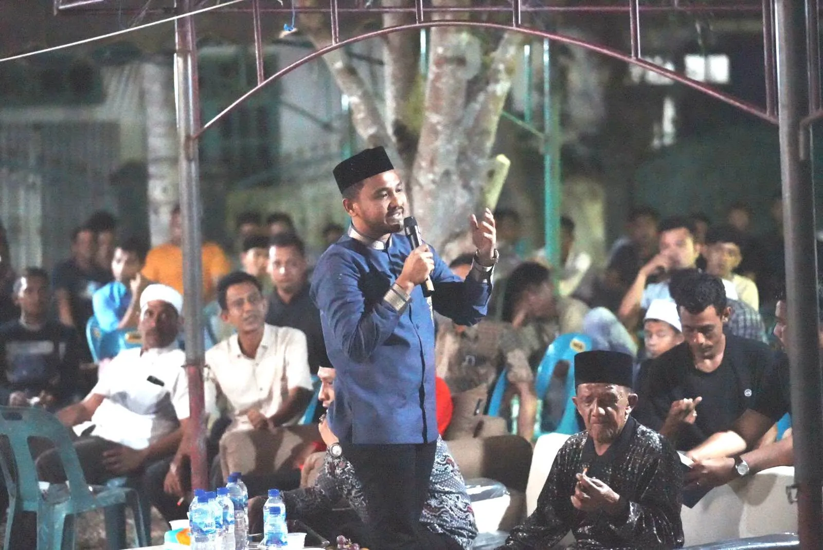 Warga Antusias Sambut Jamaluddin Idham, Pimpinan Pesantren di Aceh Besar Ikut Peusijuk