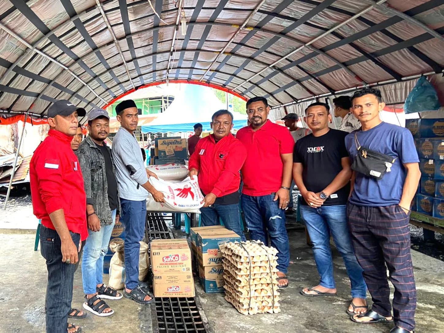 Jamaluddin Idham Salurkan Bantuan untuk Korban Kebakaran di Blangpidie