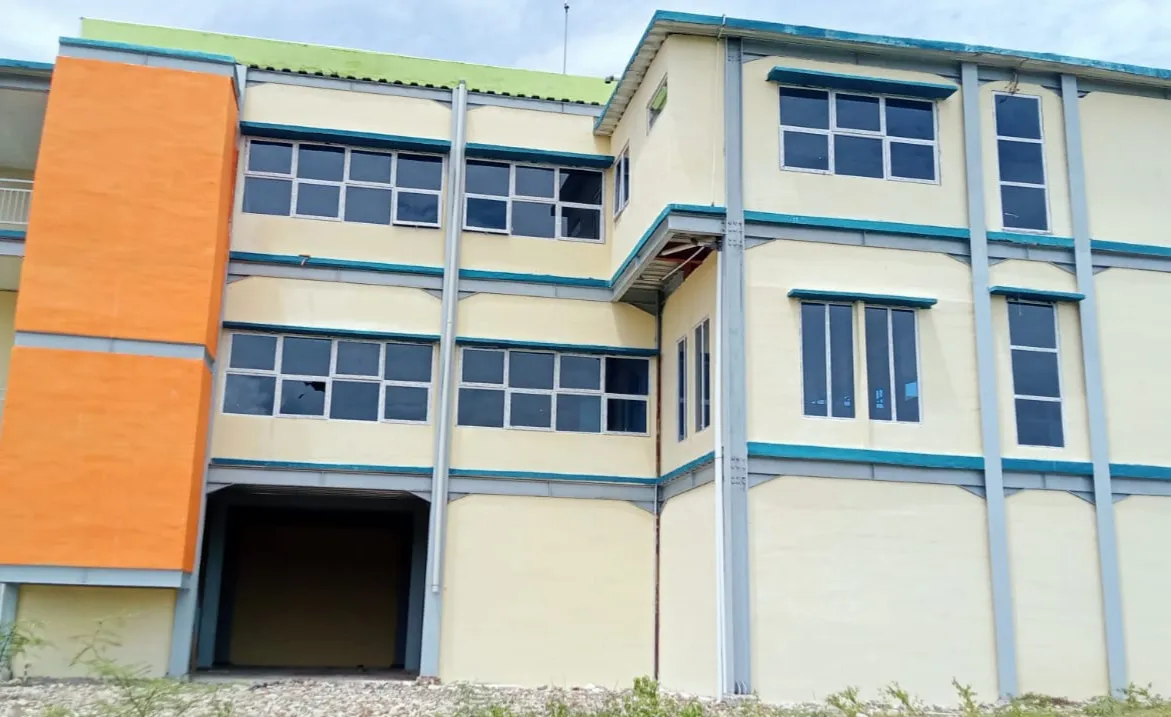 Belum Difungsikan, Gedung Perpustakaan dan Arsip Senilai 10 Rp Milyar Mulai Rusak