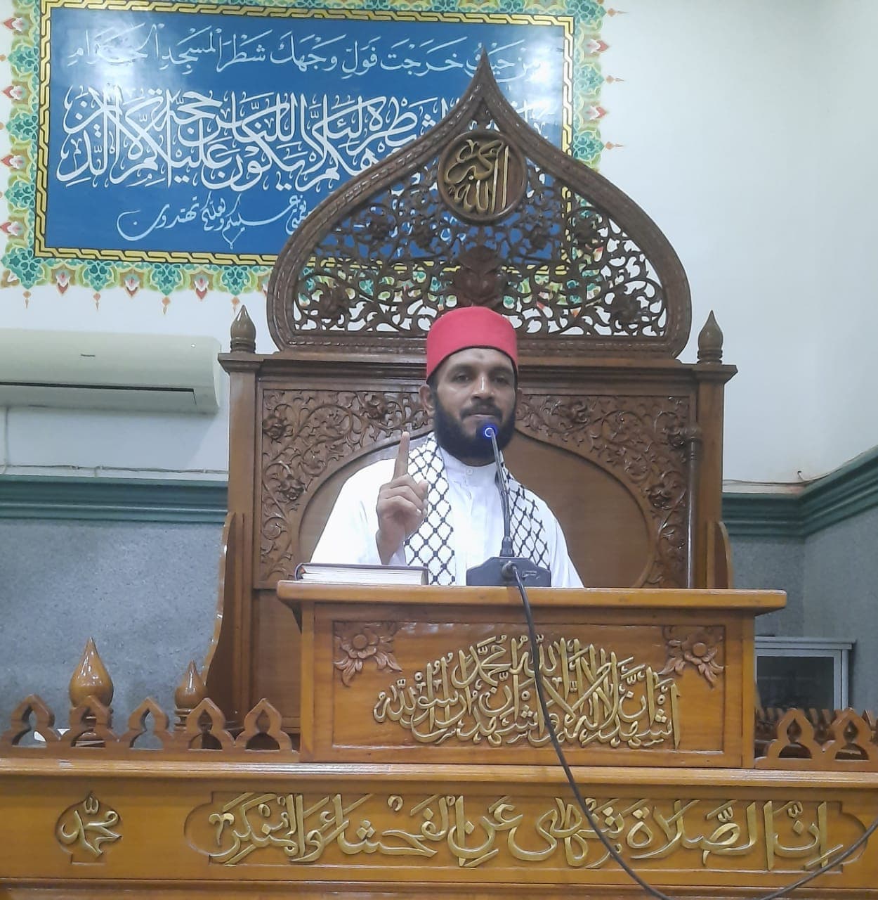 Khutbah Jumat: Hindari Bencana, Jangan Tinggalkan Ulama