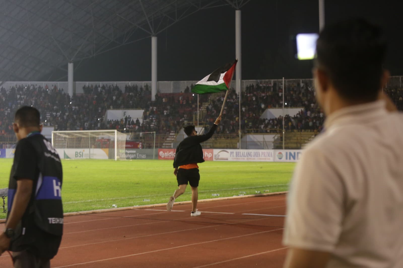 Penonton Masuk Lapangan Bawa Bendera Palestina, Komdis PSSI Denda Persiraja Rp 10 Juta
