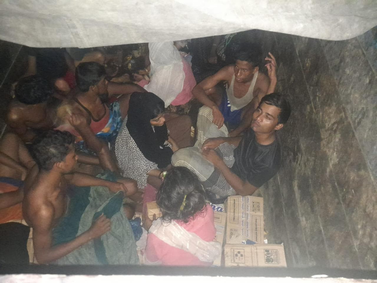 Diduga Hendak Kabur, Puluhan Pengungsi Rohingya Diamankan Dalam Truk