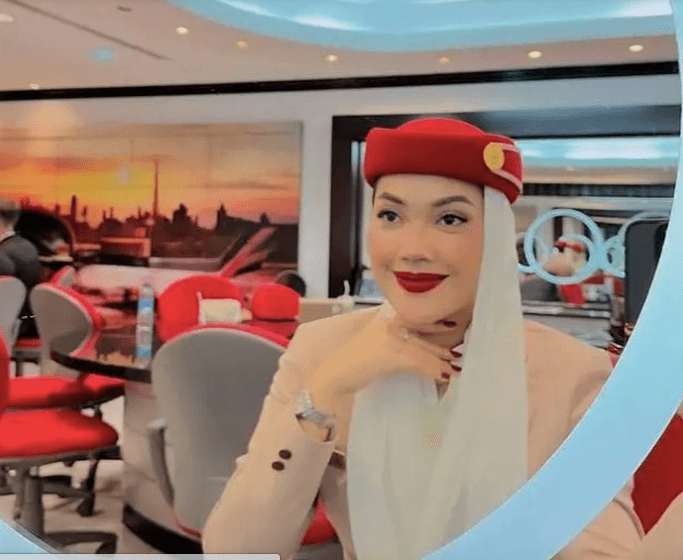 Kenny, Lulusan SMK di Lhokseumawe yang Kini Jadi Pramugari Maskapai Emirates