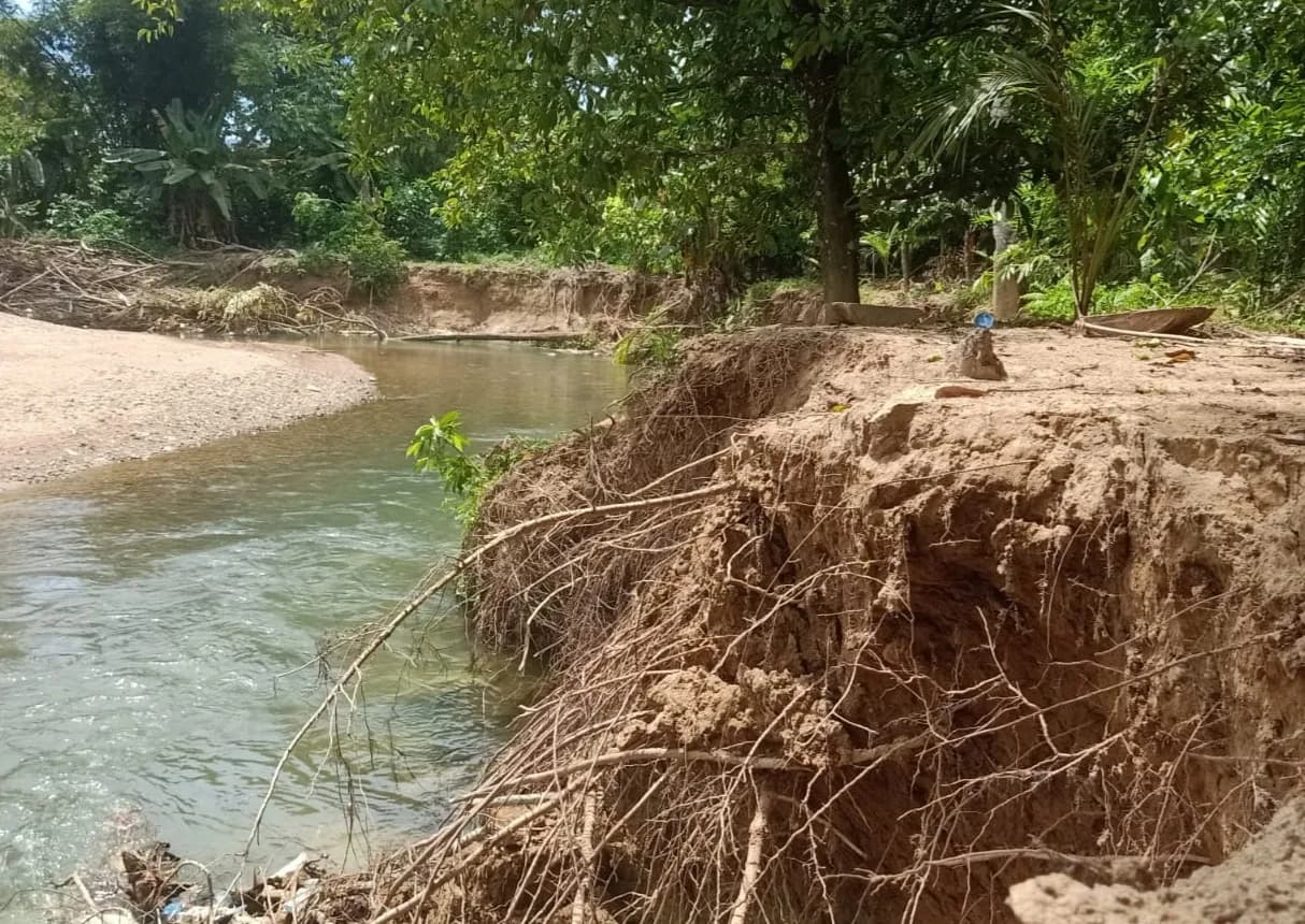 Rumah Warga di Pante Geulumpang Abdya Terancam Amblas Ke Sungai