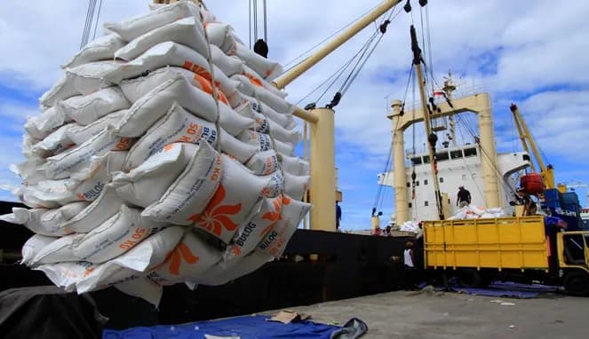 Bulog Aceh Tambah Stok 9.800 Ton Beras Impor dari Vietnam