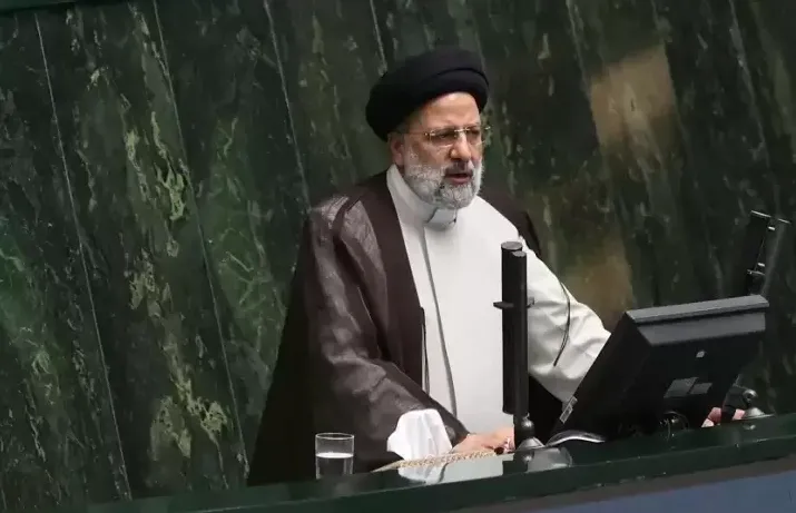 Presiden Iran Ebrahim Raisi Dilaporkan Meninggal usai Helikopter Jatuh