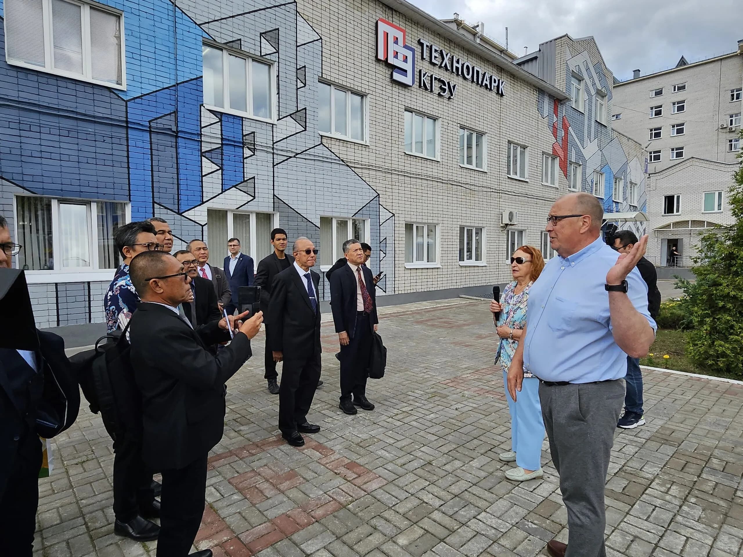 Wali Nanggroe Bawa 3 Rektor ke Rusia untuk Bahas Kerjasama Pendidikan