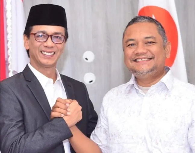 Irwan Djohan – Khairul Amal Terima SK Dukungan dari PKS di Pilkada Banda Aceh