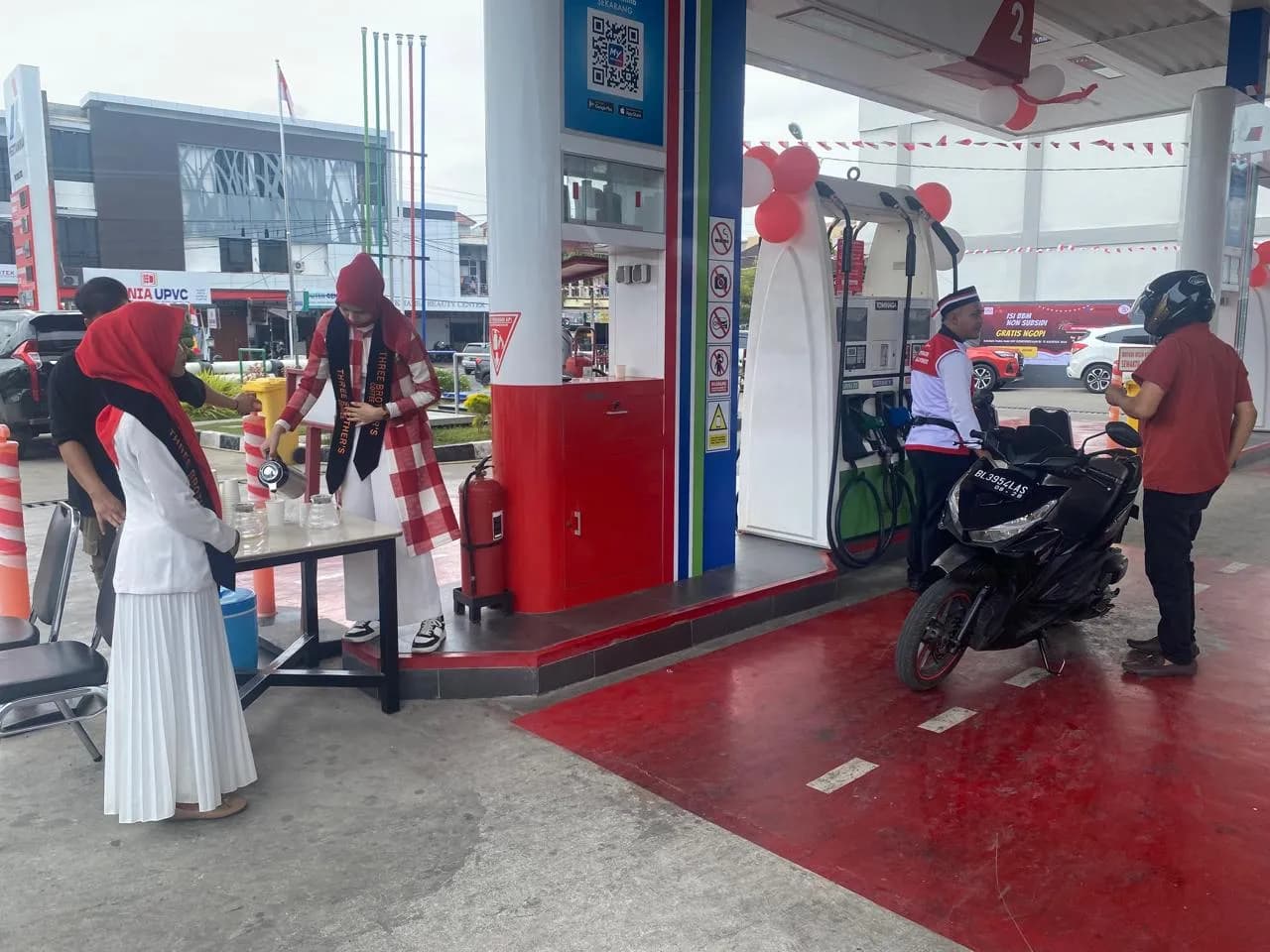 Meriahkan HUT RI, SPBU di Banda Aceh Ini Gratiskan Kopi Bagi Pengisi BBM Nonsubsidi