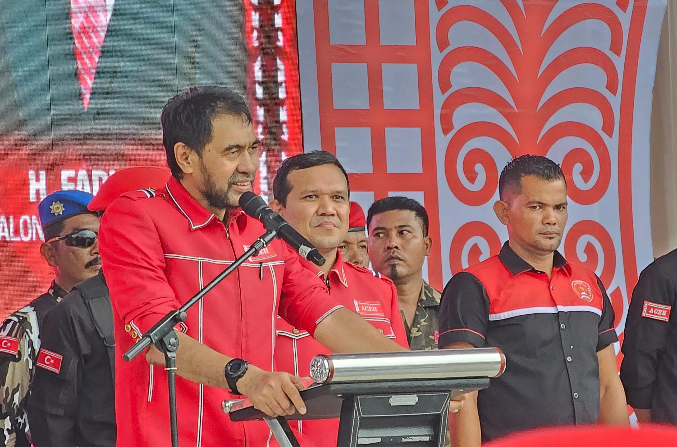 Mualem: Orang Sebelah Itu Bukan Lawan Kita