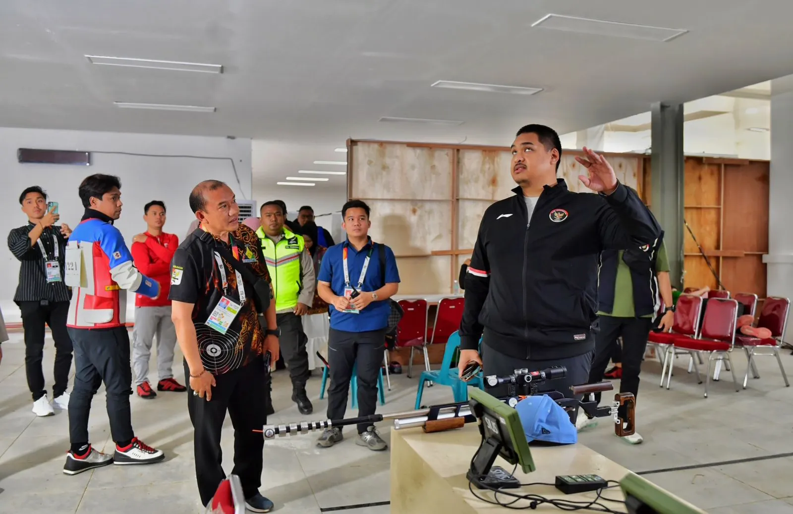 Kunjungi Venue Basket di SHB, Menpora Pastikan Penanganan Cepat Akibat Insiden Jendela Pecah