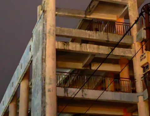 Seorang Gadis di Peukan Bada Digagalkan Hendak Lompat dari Escape Building