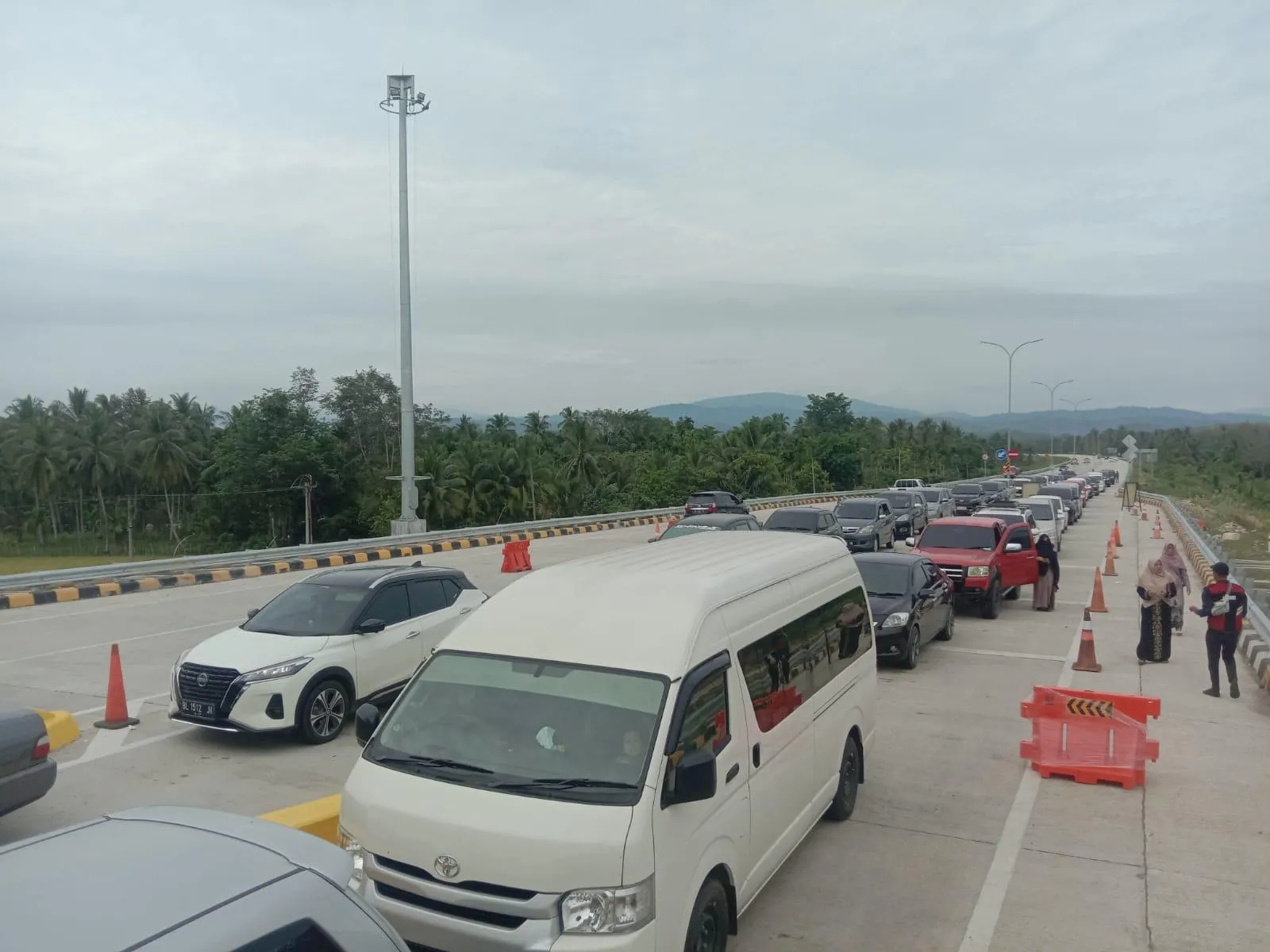 23 Ribu Kendaraan Pemudik Melintas dari Gerbang Tol Padang Tiji