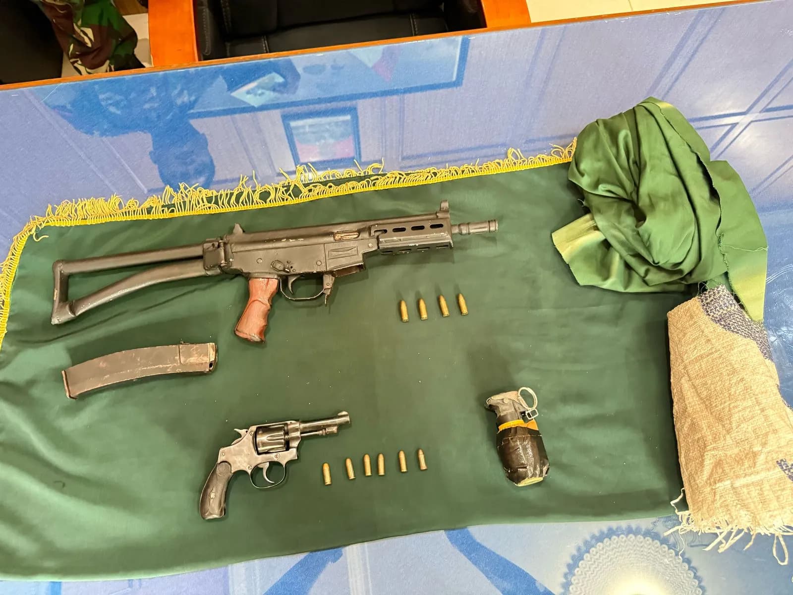 Warga Serahkan Dua Pucuk Senjata Sisa Konflik Kepada Dandim 0104/Aceh Timur