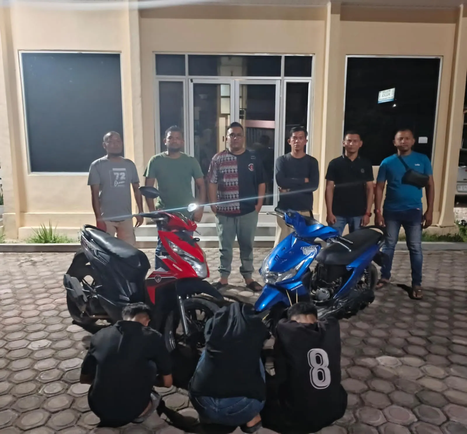 Tiga Remaja Nekat Curi Sepeda Motor di Parkiran Masjid di Darussalam